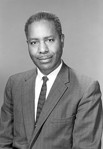 Portrait de Walter Samuel McAfee, physicien afro-américain pionnier de l’économie spatiale.