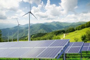 Panneaux solaires et éoliennes produisant de l’énergie verte en Afrique